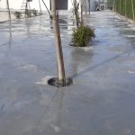 Hormigón puesto sobre suelo como parte de la ejecición